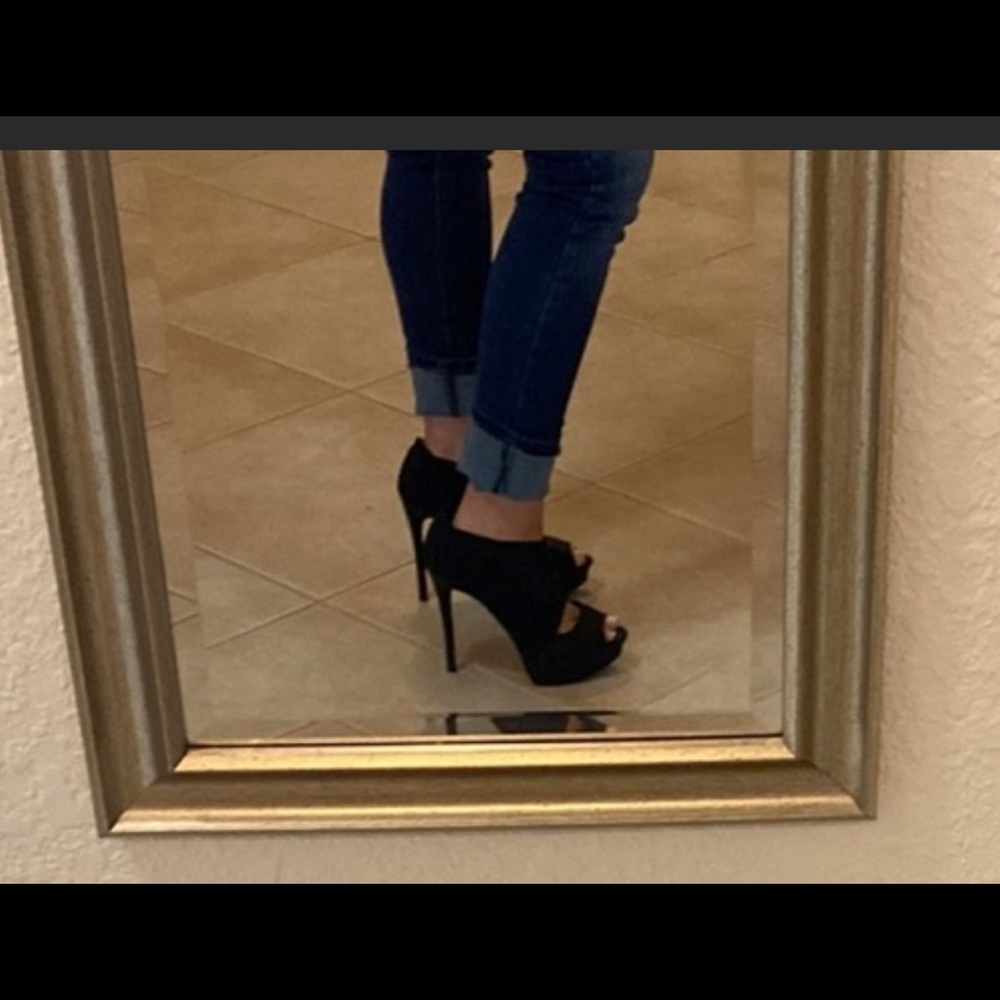 Black Jessica Simpson Peep Toe Heels Size 7.5 with 4.5” STILETTO heels & Spandex